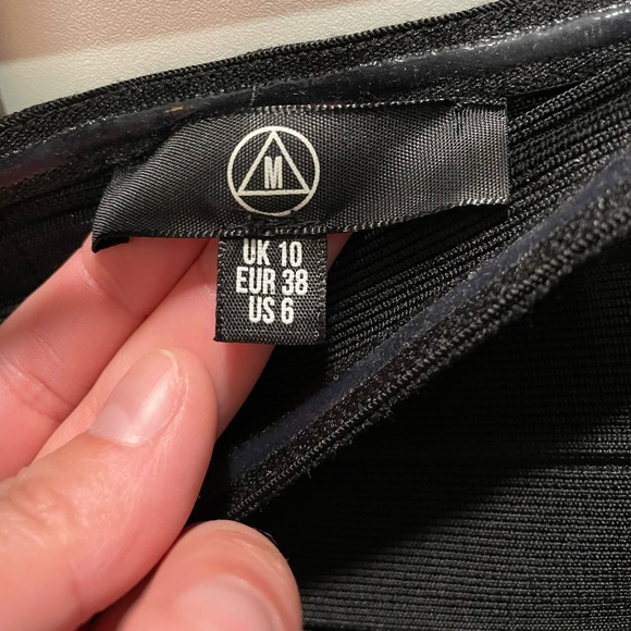 Misguided Size 6 Black Ribbed Bodysuit with Zipper Back and Neck Detail - Picture 2 of 4